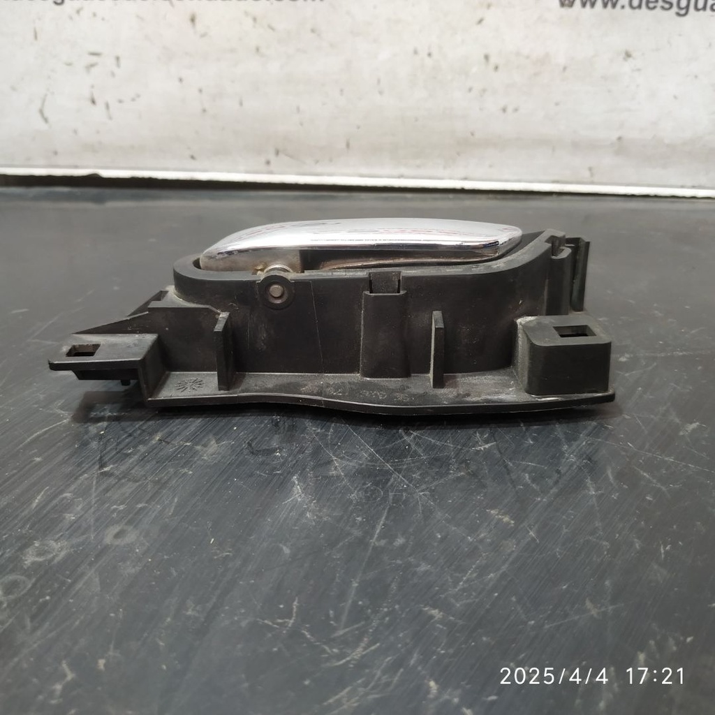 MANETA INTERIOR DELANTERA IZQUIERDA