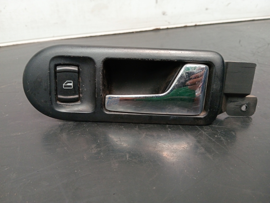 MANETA INTERIOR TRASERA DERECHA