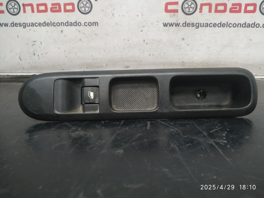 MANDO ELEVALUNAS DELANTERO DERECHO