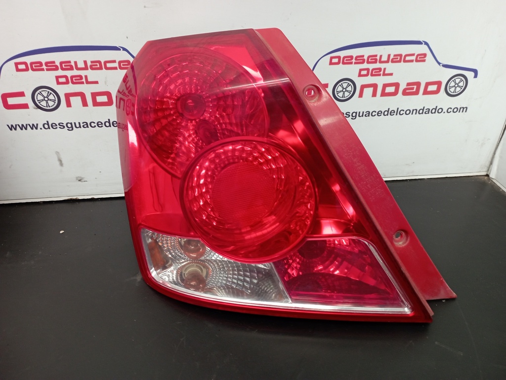 PILOTO TRASERO IZQUIERDO