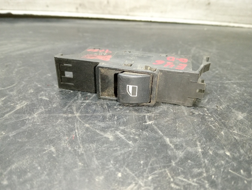 MANDO ELEVALUNAS DELANTERO DERECHO