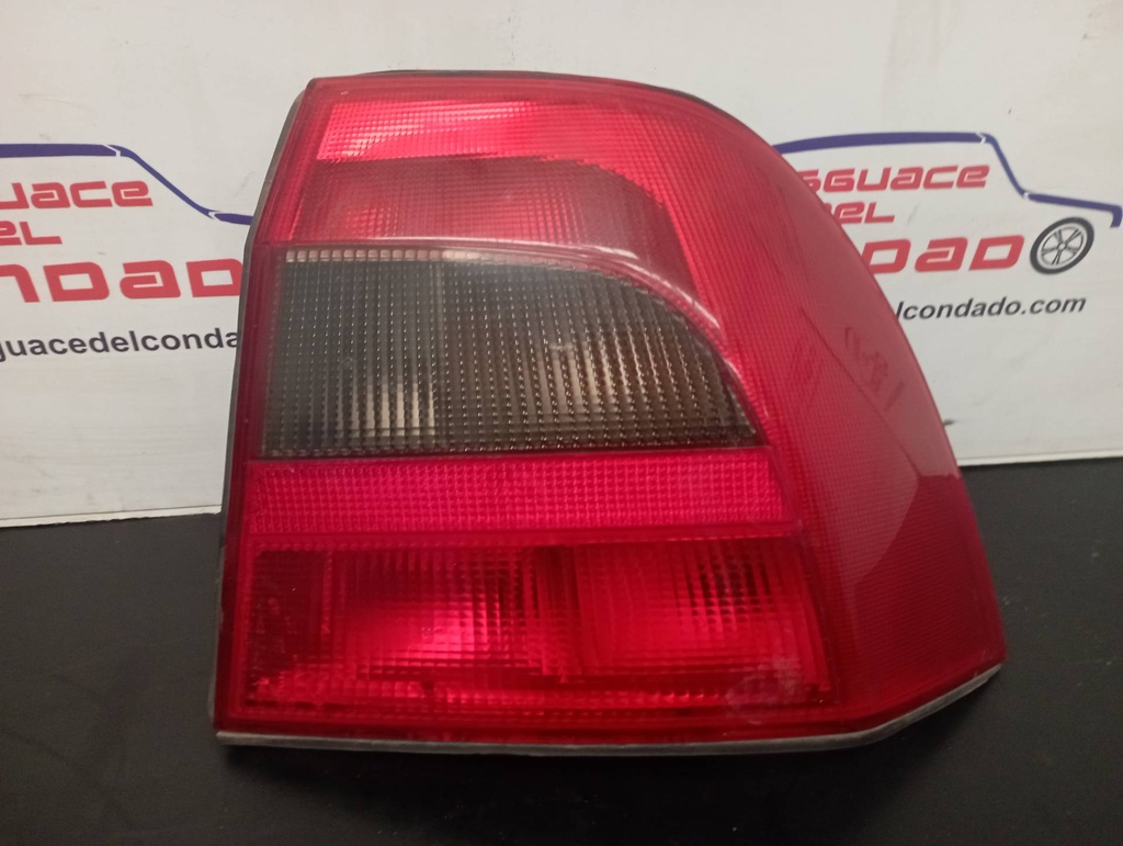 PILOTO TRASERO DERECHO