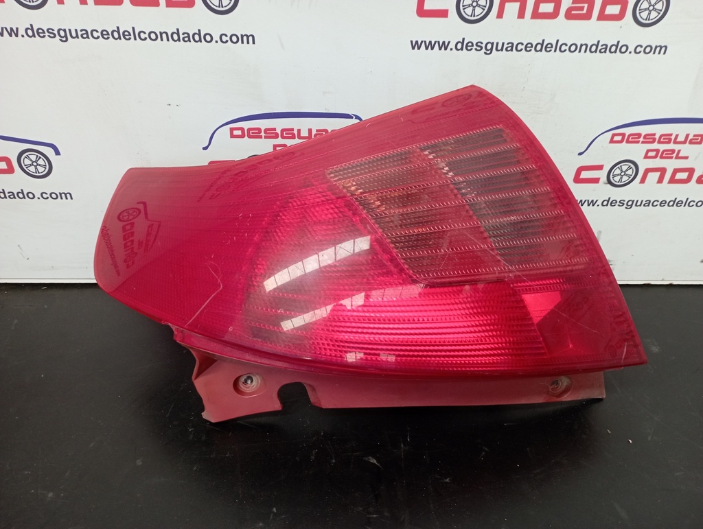 PILOTO TRASERO DERECHO