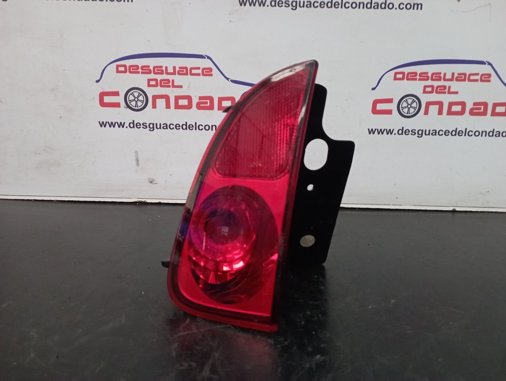 FARO ANTINIEBLA TRASERO DERECHO