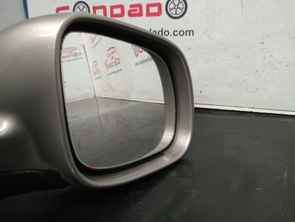 RETROVISOR DERECHO