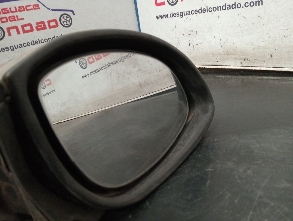 RETROVISOR DERECHO