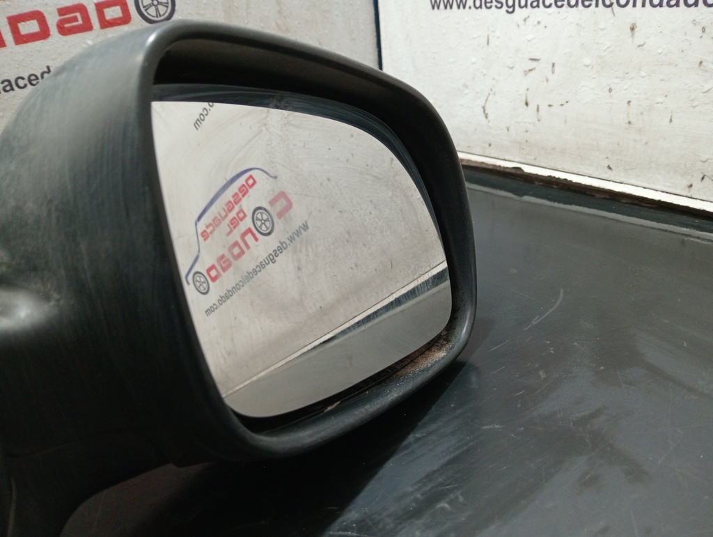 RETROVISOR DERECHO