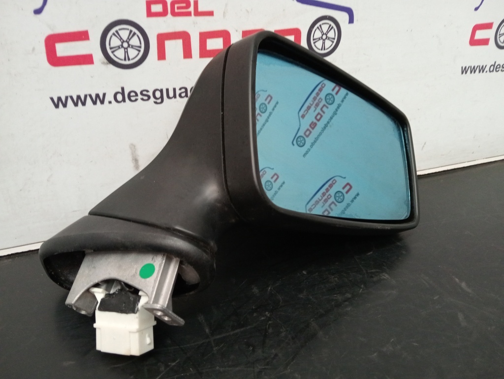 RETROVISOR DERECHO