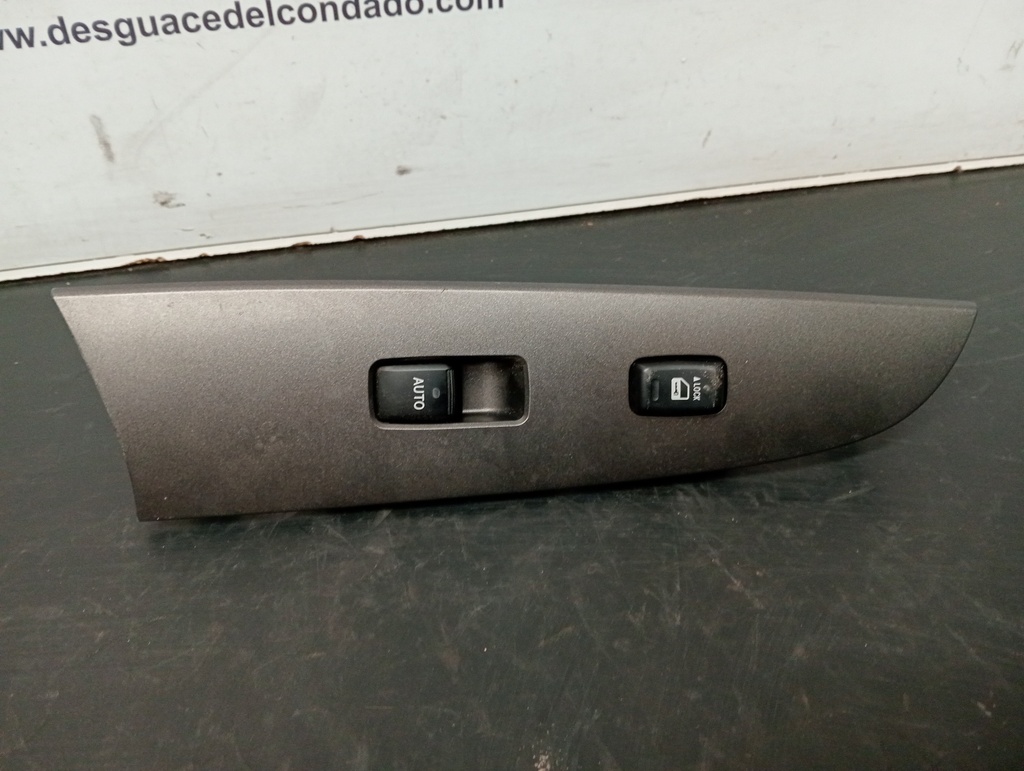 MANDO ELEVALUNAS DELANTERO DERECHO