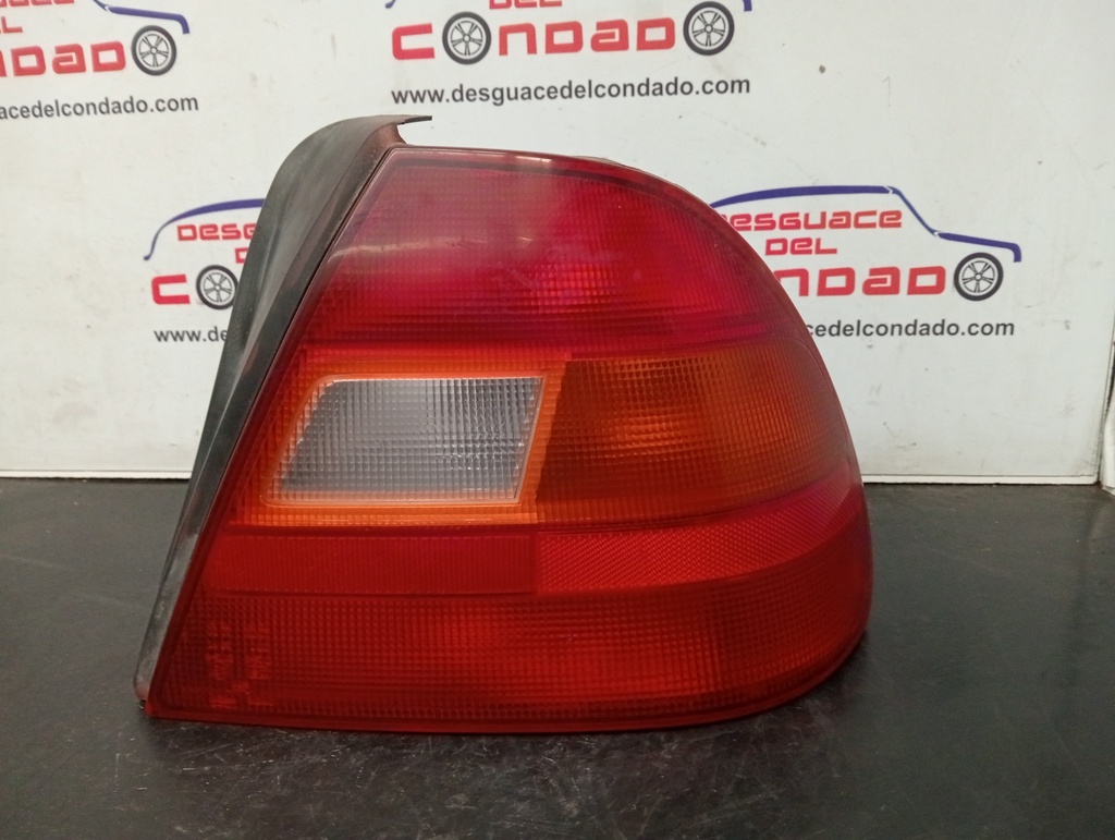 PILOTO TRASERO DERECHO
