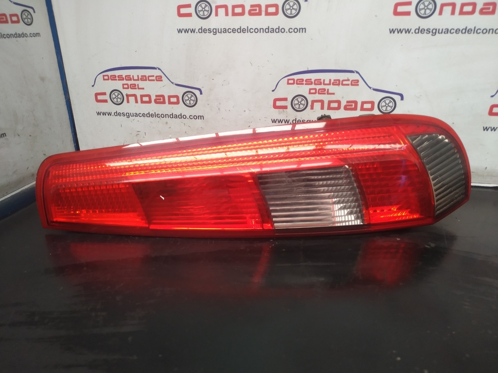 PILOTO TRASERO DERECHO