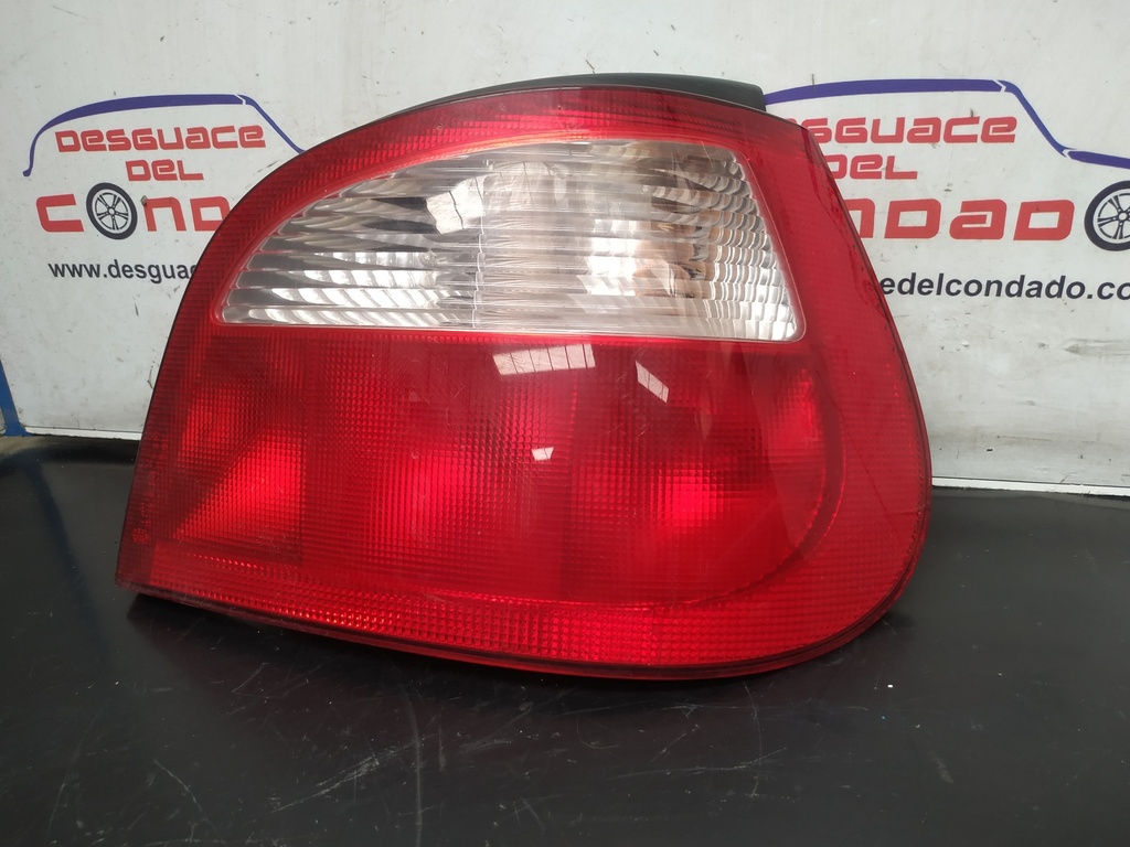 PILOTO TRASERO DERECHO