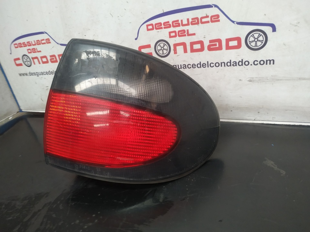 PILOTO TRASERO DERECHO