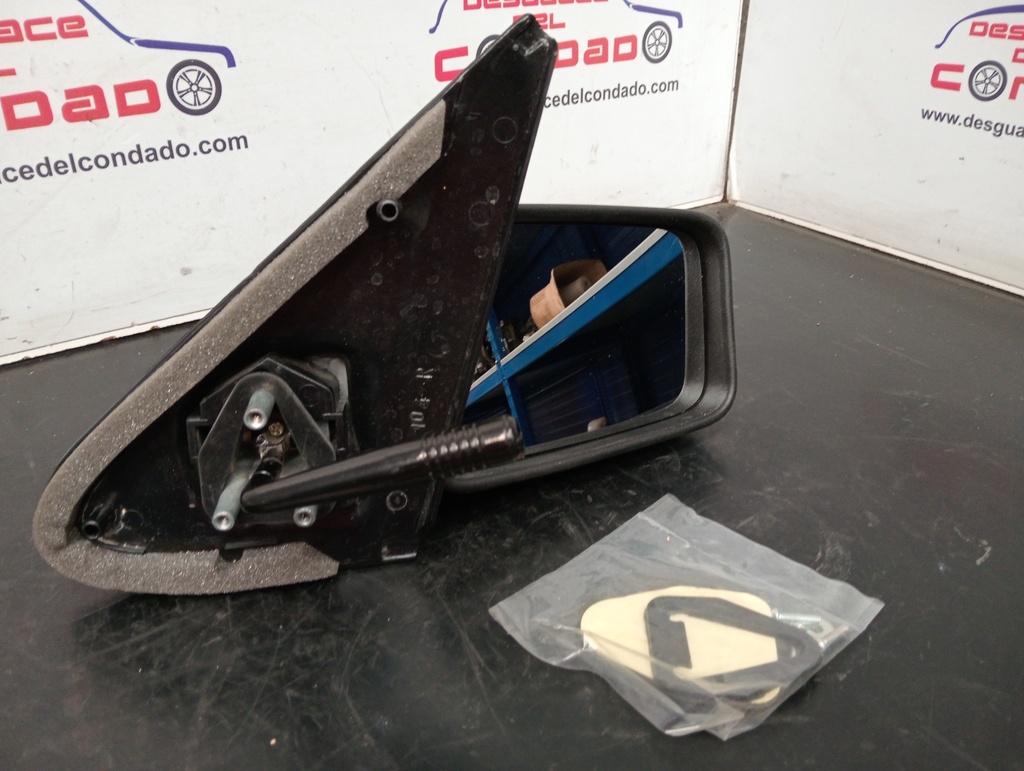 RETROVISOR DERECHO