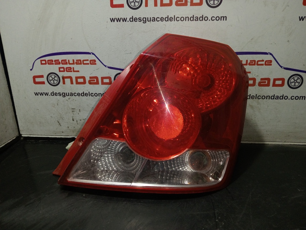 PILOTO TRASERO DERECHO
