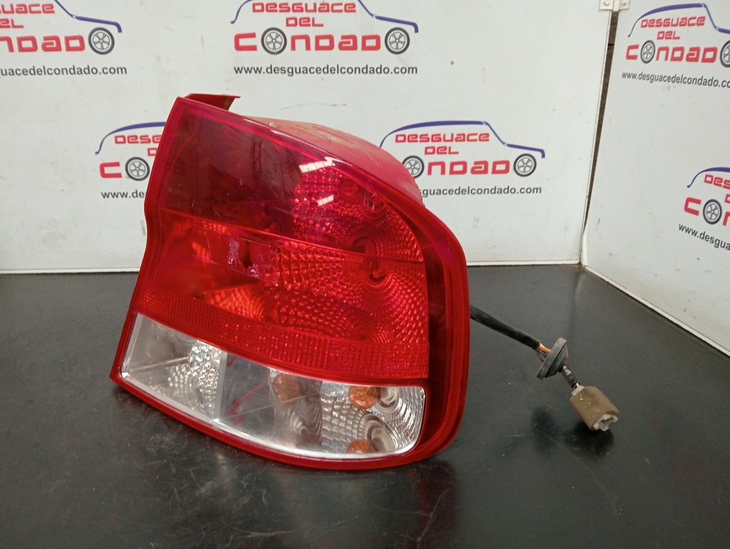 PILOTO TRASERO DERECHO