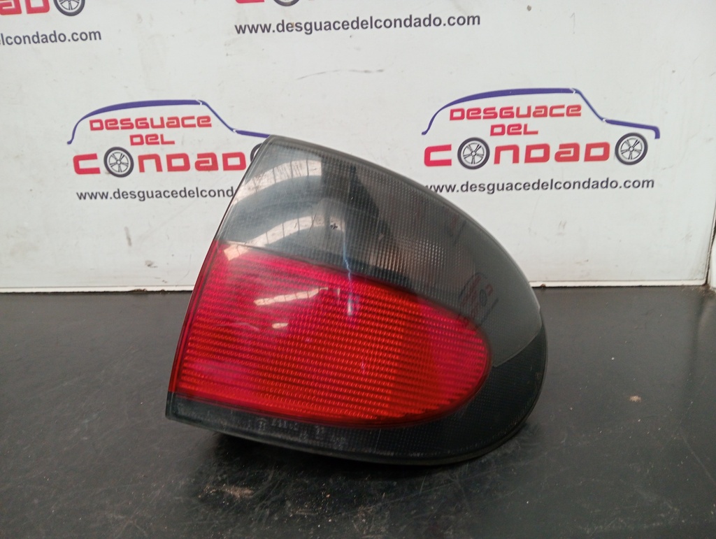 PILOTO TRASERO DERECHO