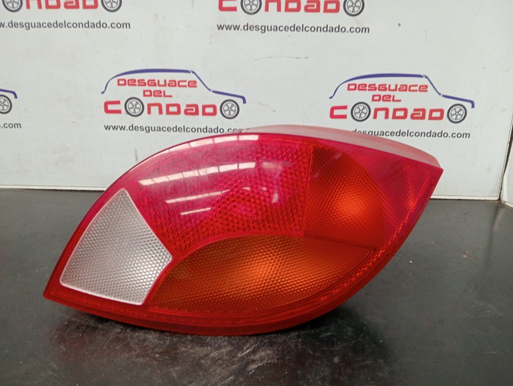 PILOTO TRASERO DERECHO