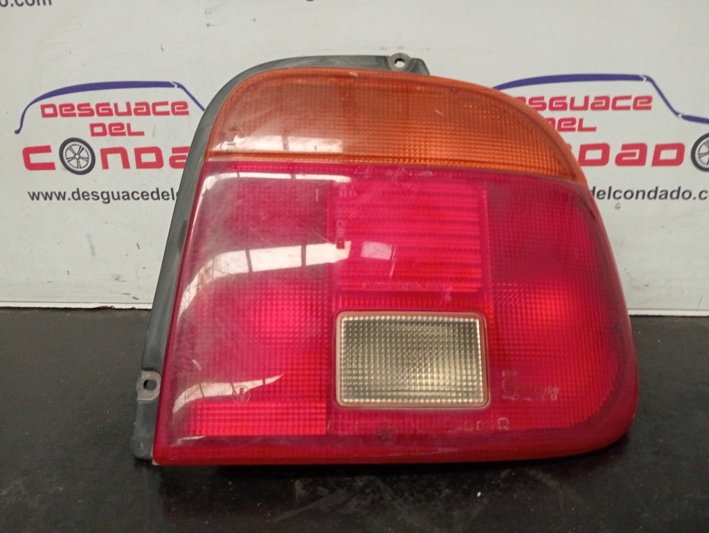 PILOTO TRASERO DERECHO
