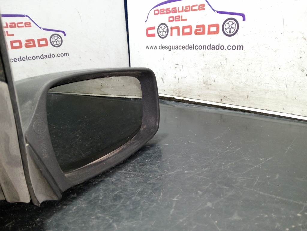 RETROVISOR DERECHO