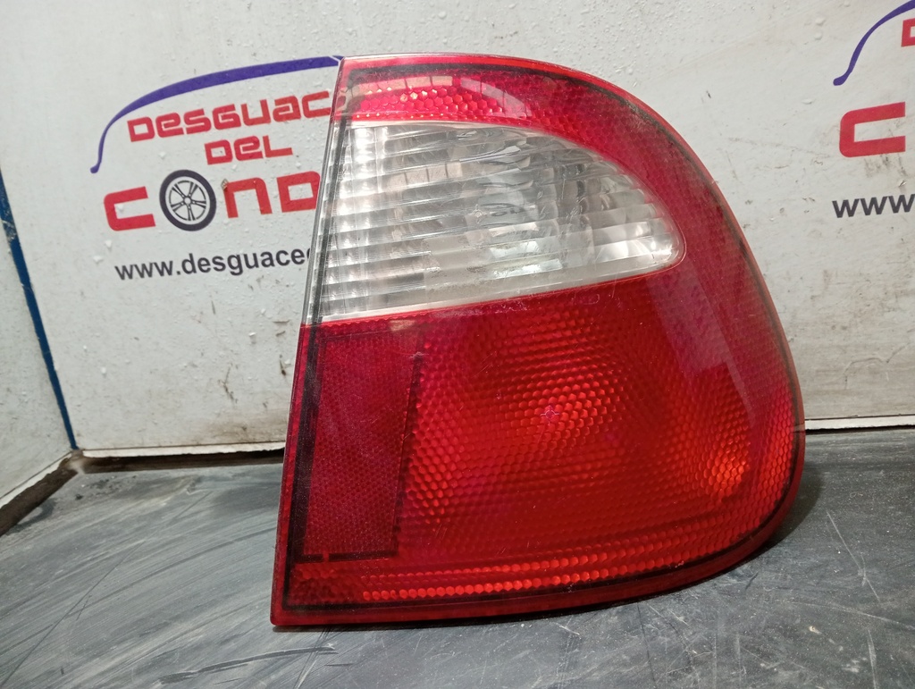 PILOTO TRASERO DERECHO