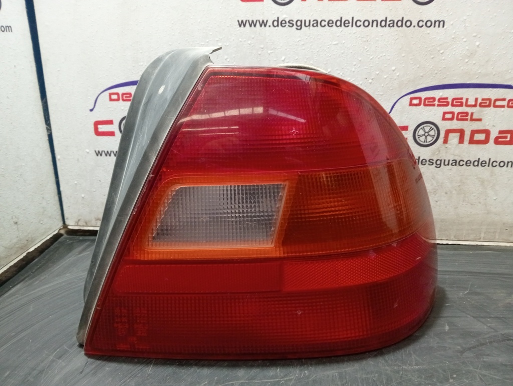 PILOTO TRASERO DERECHO