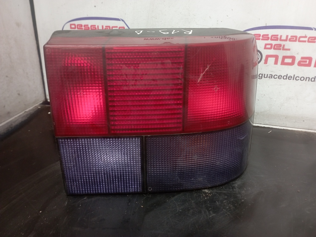 PILOTO TRASERO DERECHO