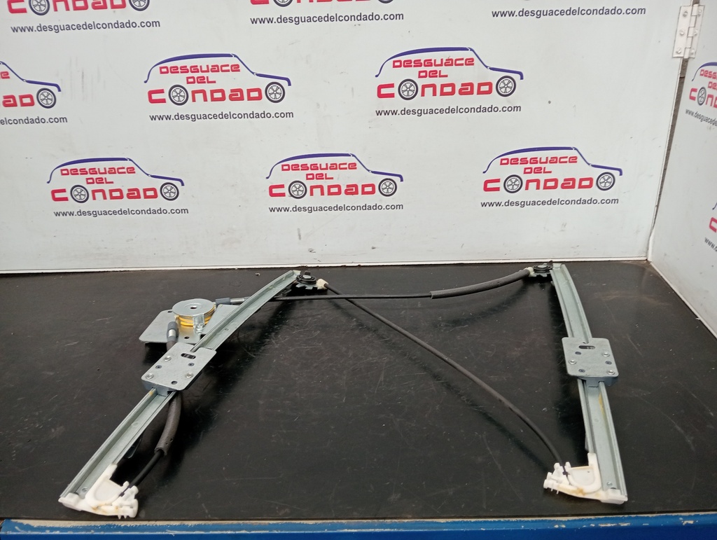 ELEVALUNAS DELANTERO IZQUIERDO