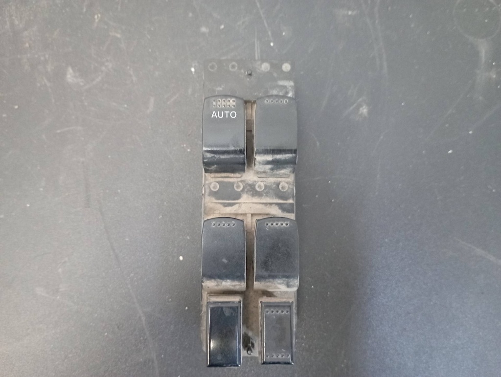 MANDO ELEVALUNAS DELANTERO IZQUIERDO