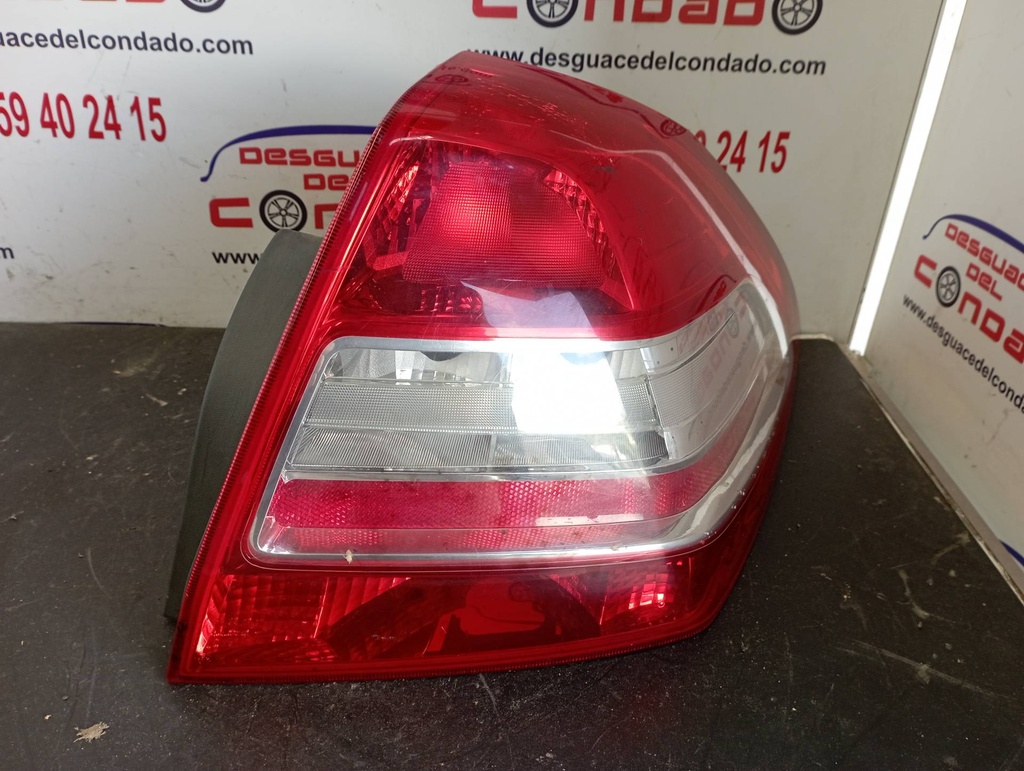 PILOTO TRASERO DERECHO