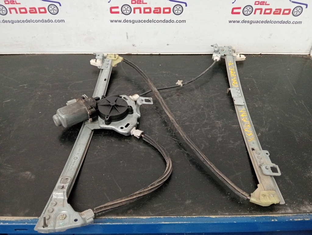 ELEVALUNAS DELANTERO DERECHO