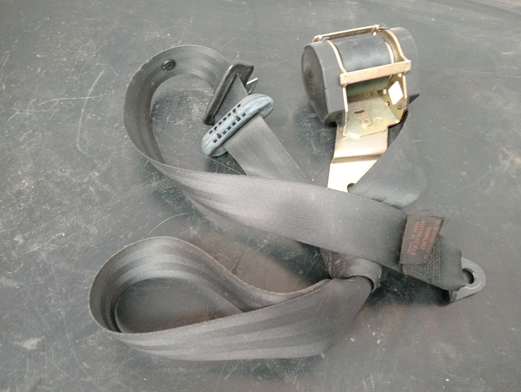 CINTURON SEGURIDAD DELANTERO DERECHO