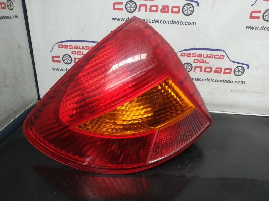 PILOTO TRASERO IZQUIERDO