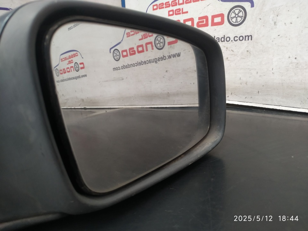 RETROVISOR DERECHO