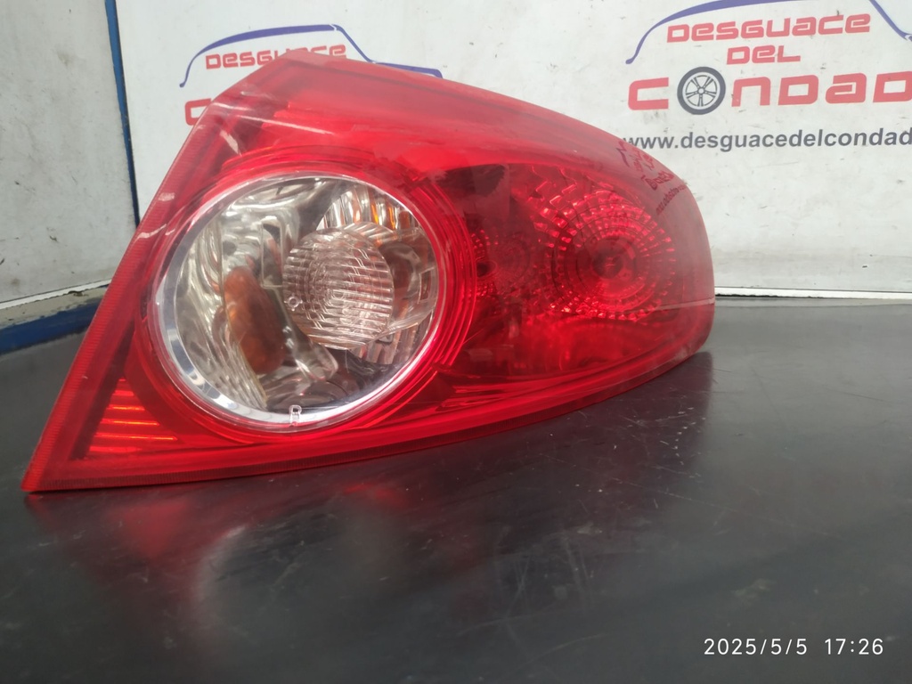 PILOTO TRASERO DERECHO