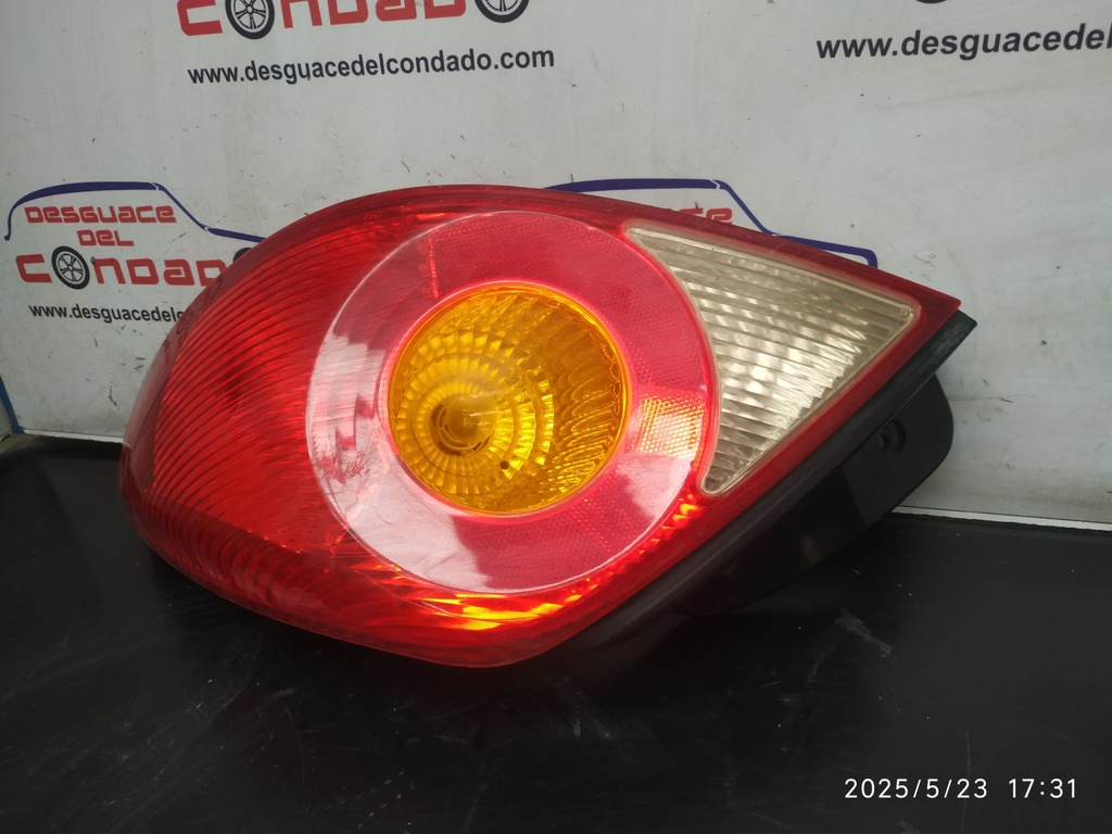 PILOTO TRASERO DERECHO
