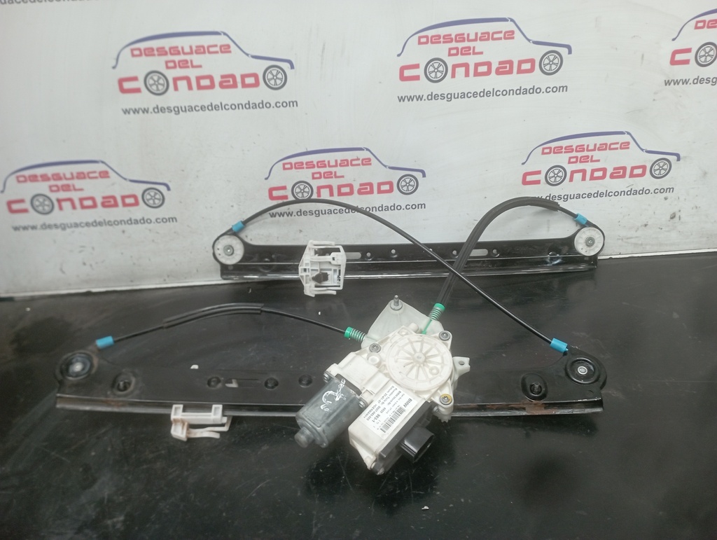 ELEVALUNAS DELANTERO IZQUIERDO