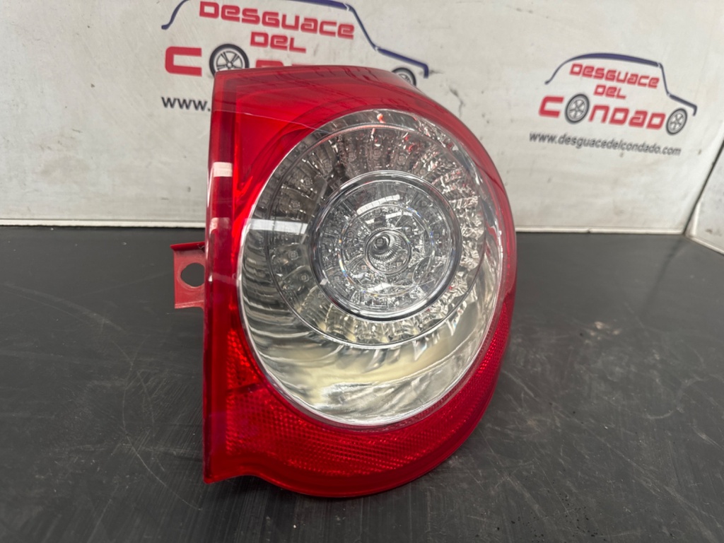 PILOTO TRASERO DERECHO