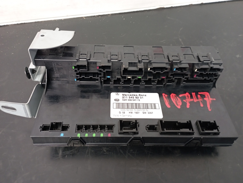 CAJA RELES / FUSIBLES