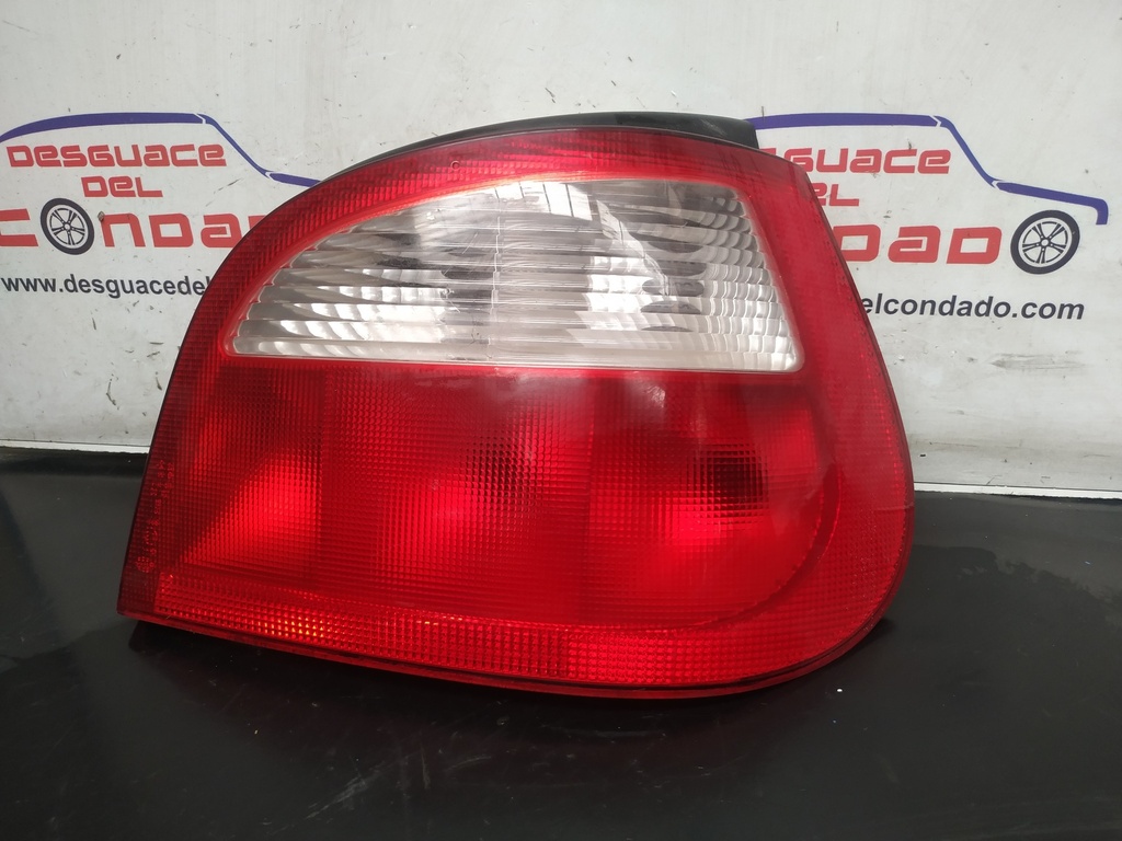 PILOTO TRASERO DERECHO