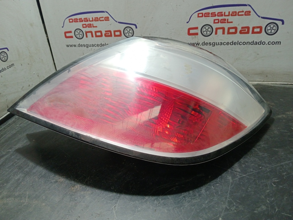 PILOTO TRASERO DERECHO