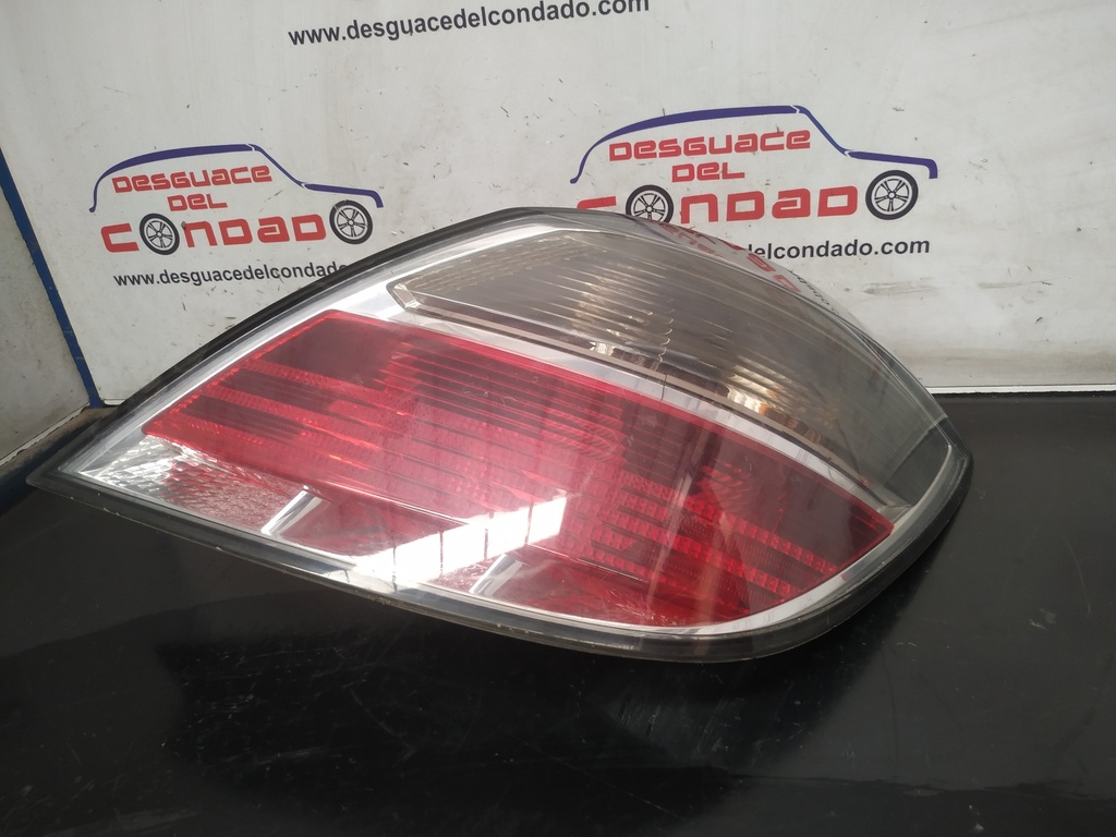 PILOTO TRASERO DERECHO