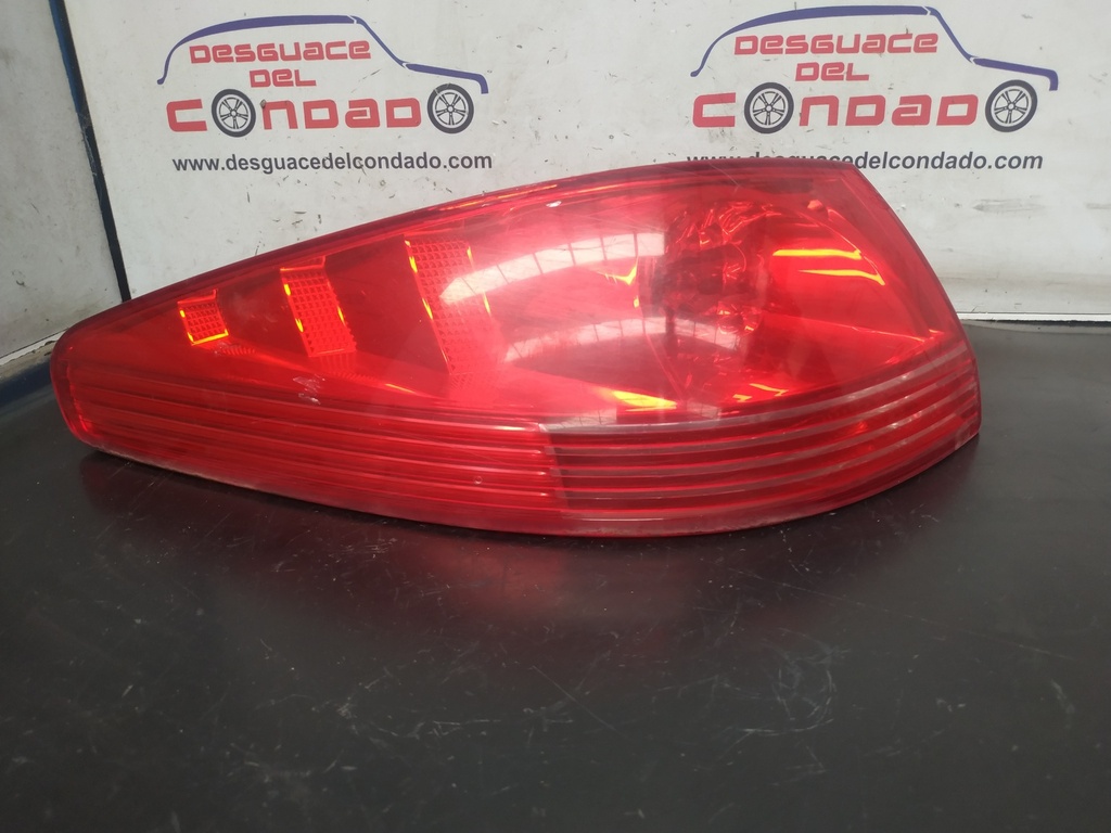 PILOTO TRASERO IZQUIERDO