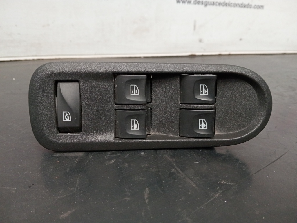 MANDO ELEVALUNAS DELANTERO IZQUIERDO