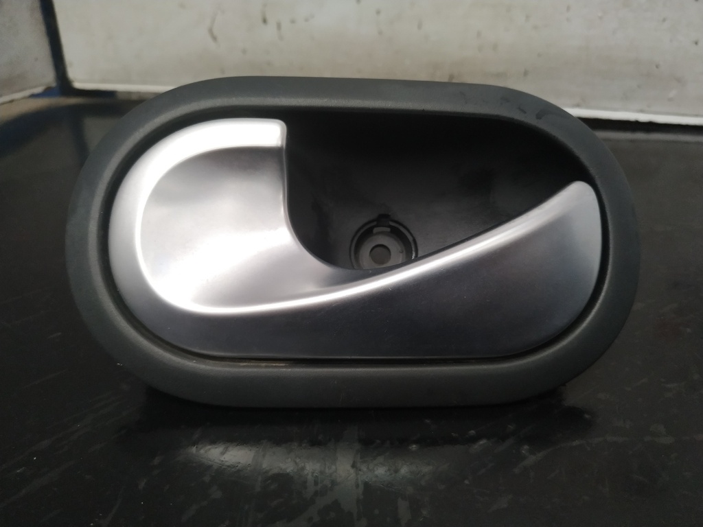 MANETA INTERIOR DELANTERA IZQUIERDA