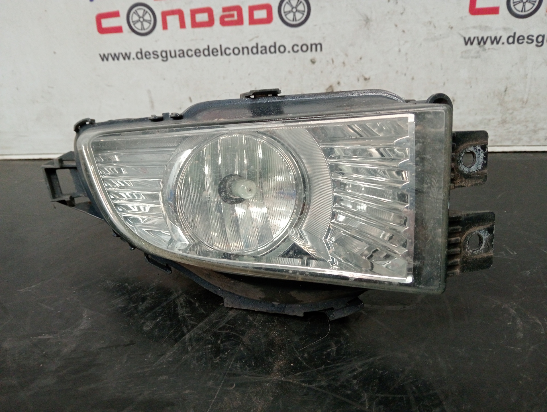 FARO ANTINIEBLA IZQUIERDO