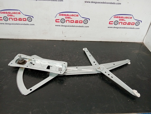 [186636] ELEVALUNAS DELANTERO DERECHO