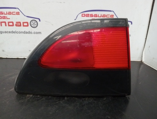 [189721] PILOTO TRASERO IZQUIERDO INTERIOR