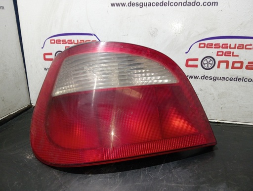 [206083] PILOTO TRASERO IZQUIERDO