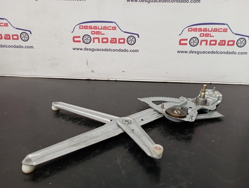 [182317] ELEVALUNAS DELANTERO DERECHO